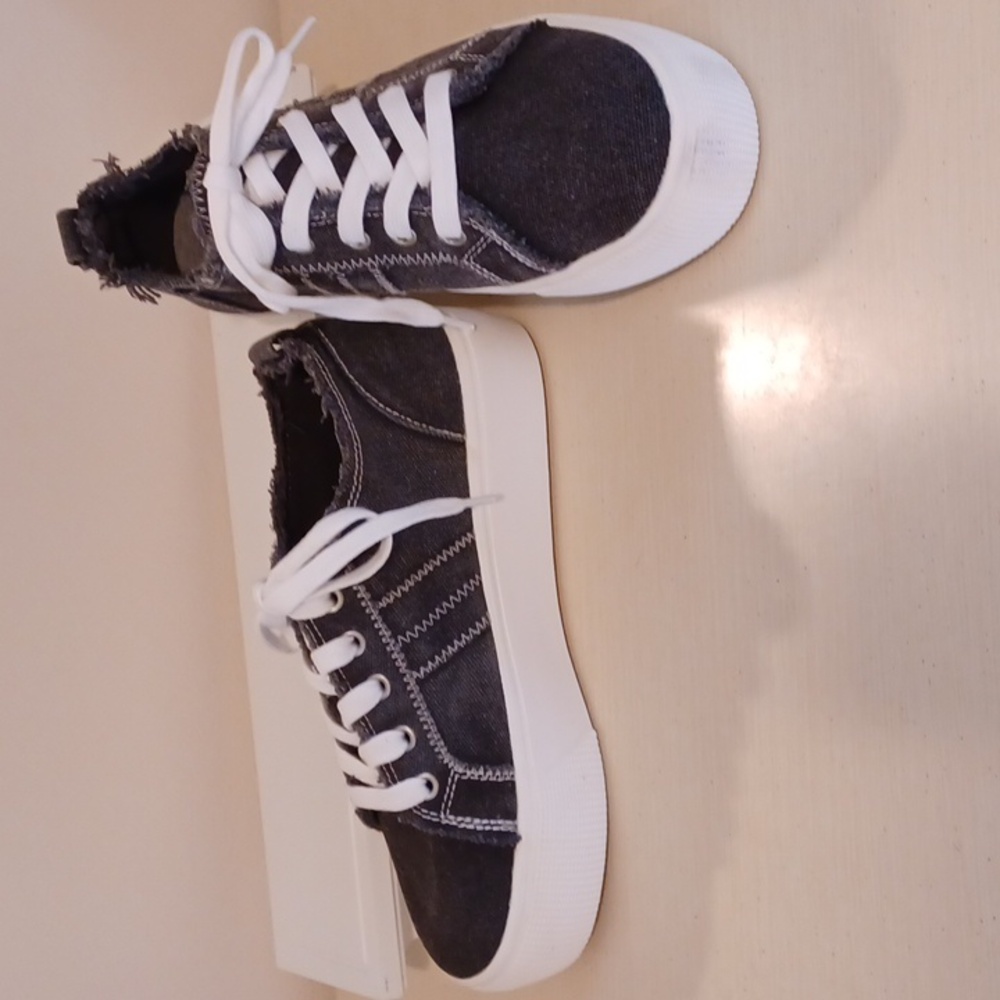 Jellypop Charcoal Canvas Sneakers